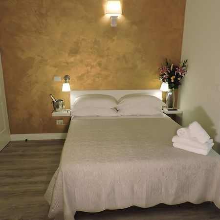 Anfiteatro Suite Rome Bagian luar foto